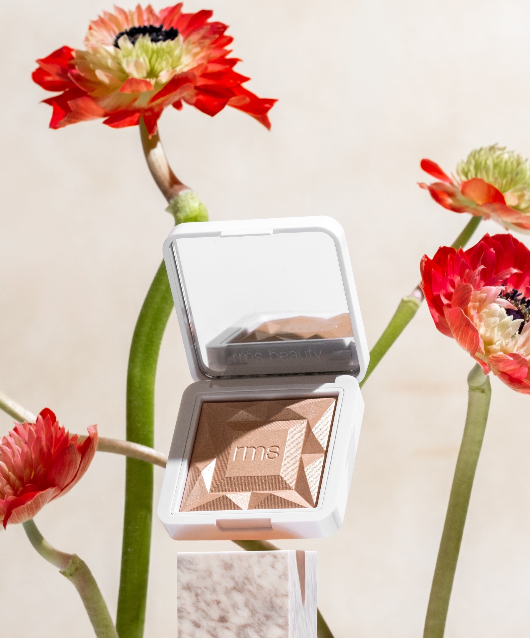 ReDimension Hydra Dew Luminizer - Everyday Essential