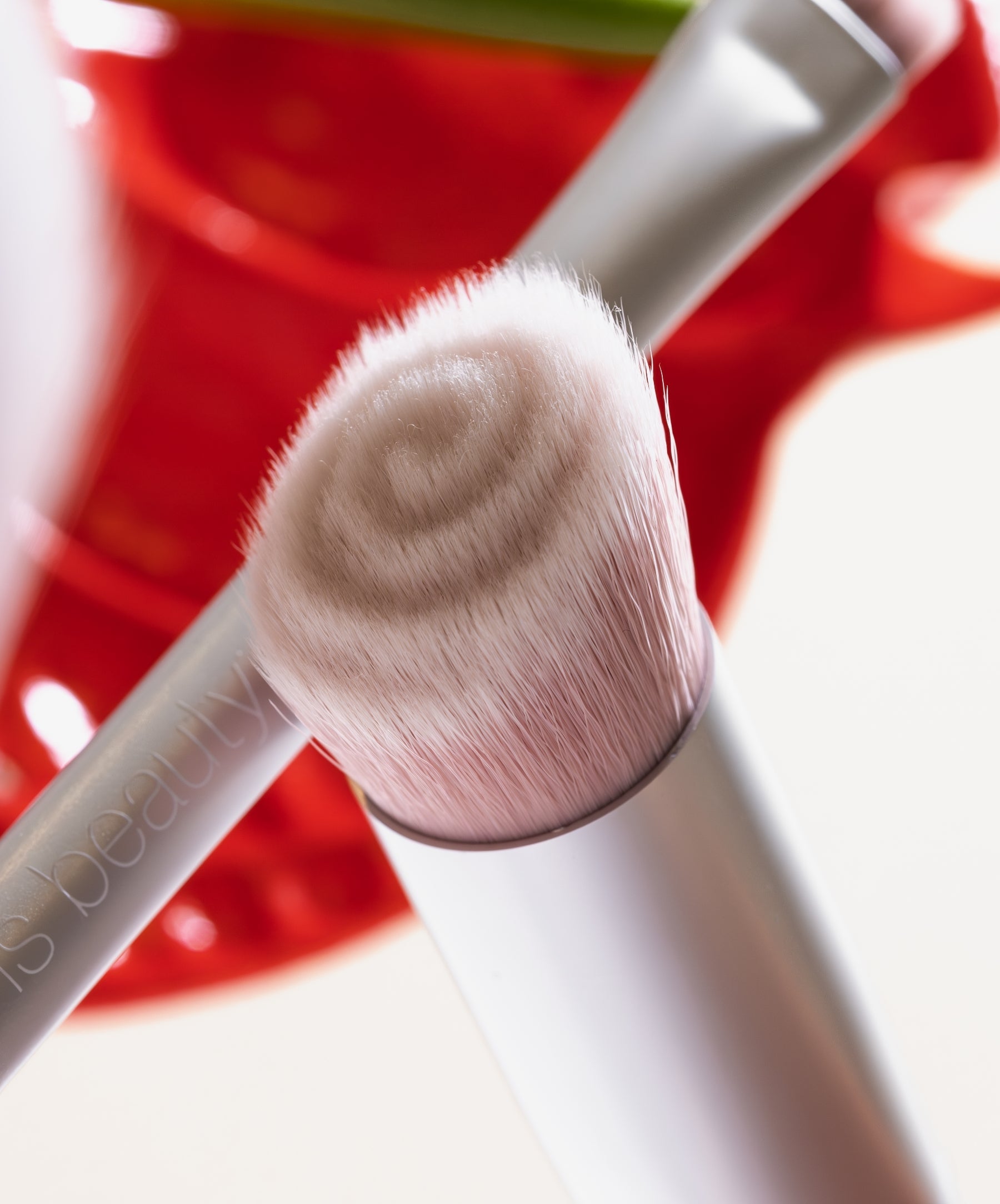 Skin2Skin Foundation Brush - Everyday Beauty Essential