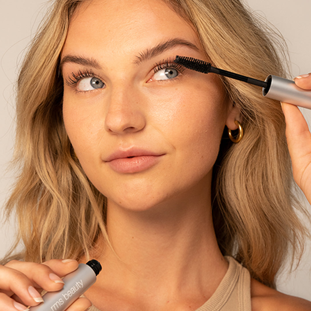 Straight Up™ Volumizing Peptide Mascara - Everyday Beauty Essential
