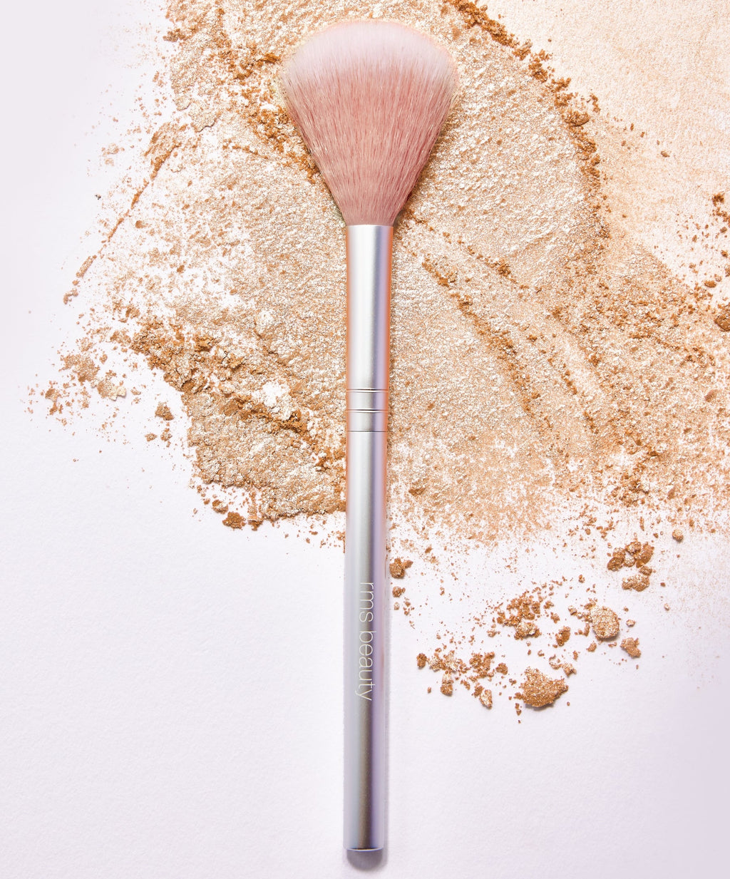 Skin2Skin Classic Fan Brush - Everyday Beauty Essential