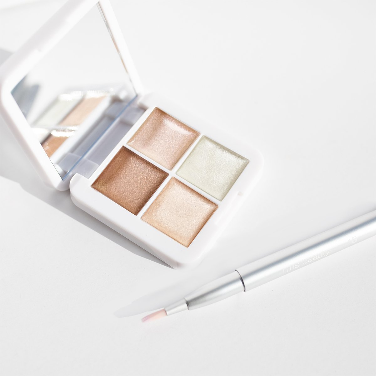 Living Luminizer Glow Quad Mini - Everyday Beauty Essential